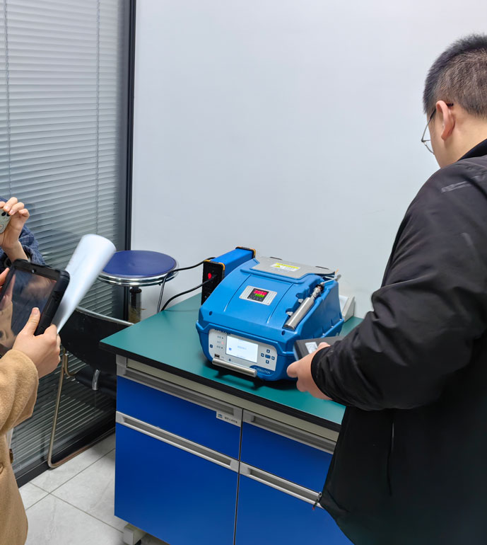 湖南省株洲生態(tài)環(huán)境監(jiān)測中心PF-300便攜式非甲烷總烴分析儀交貨驗收