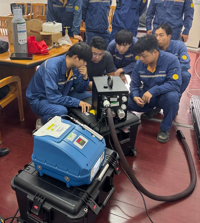 赴武漢某檢測(cè)公司進(jìn)行儀器檢查及客戶培訓(xùn)